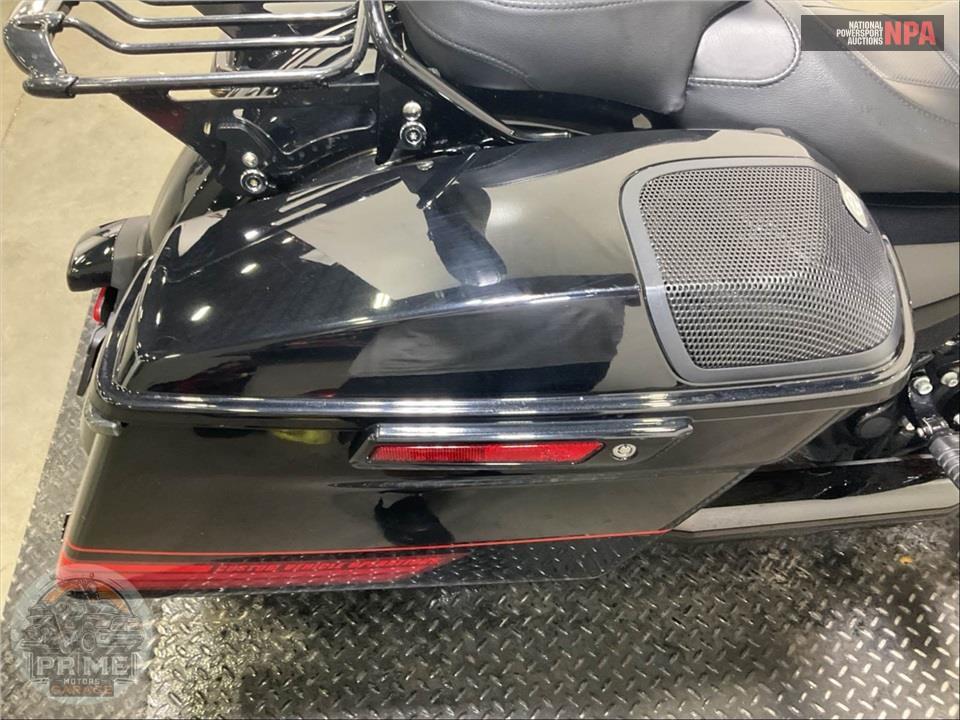2021 Harley-Davidson FLTRXSE CVO ROAD GLIDE — фото 18