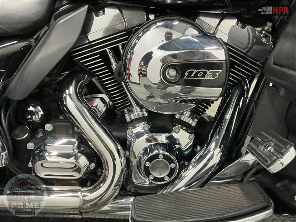 2016 Harley-Davidson FLTRU ROAD GLIDE ULTRA — фото 6