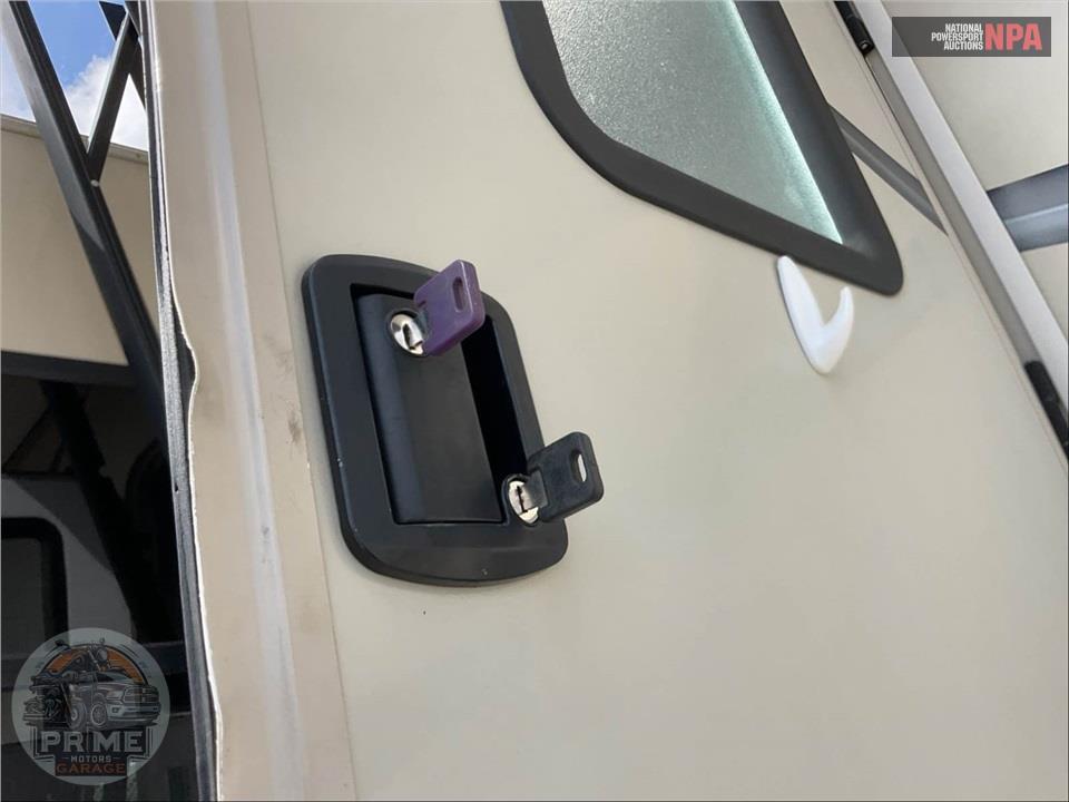 2016 Crossroads Rv M-305 RS - CRUISER FIFTH WHEEL SERIES — фото 44