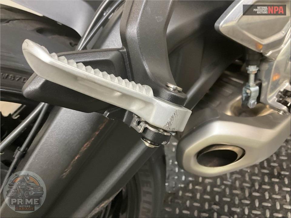 2023 Triumph TRIDENT (BLACK) — фото 20