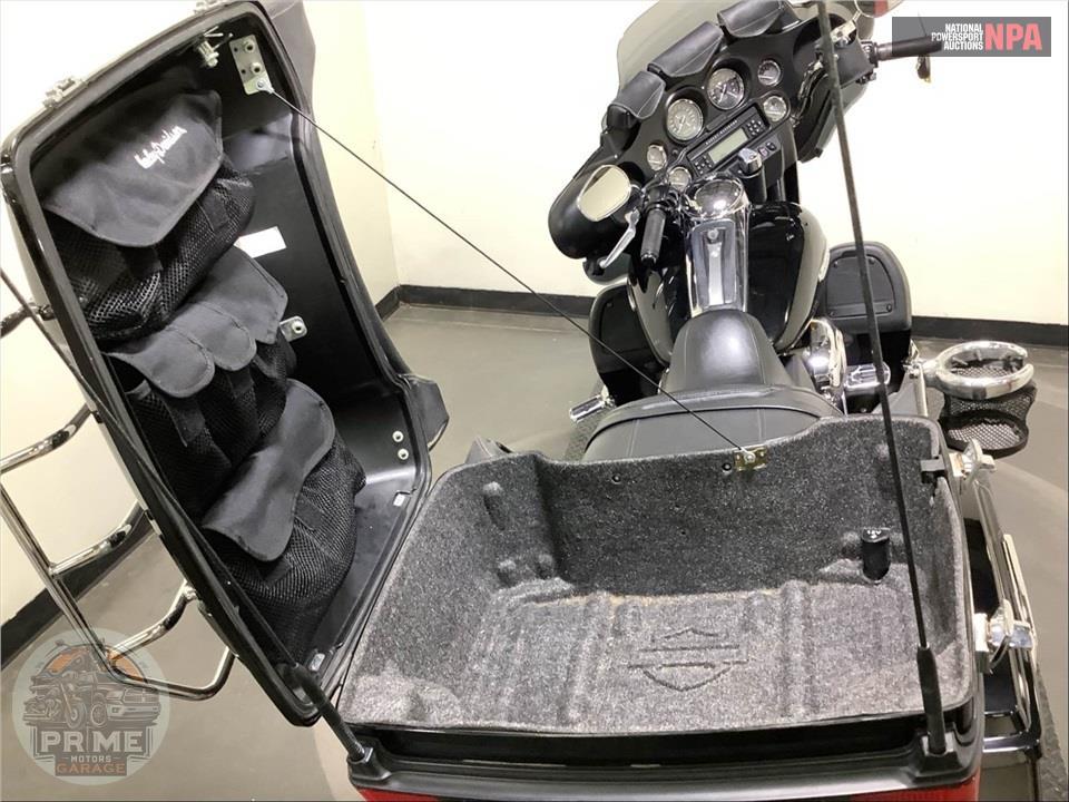 2011 Harley-Davidson FLHTK ELECTRA GLIDE UL LI — фото 24