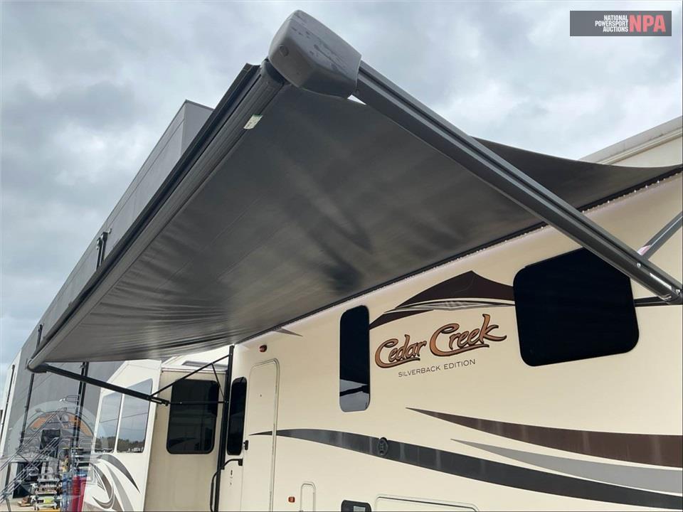 2017 Cedar Creek M-37MBH - SILVERBACK FIFTH WHEEL SERIES — фото 48