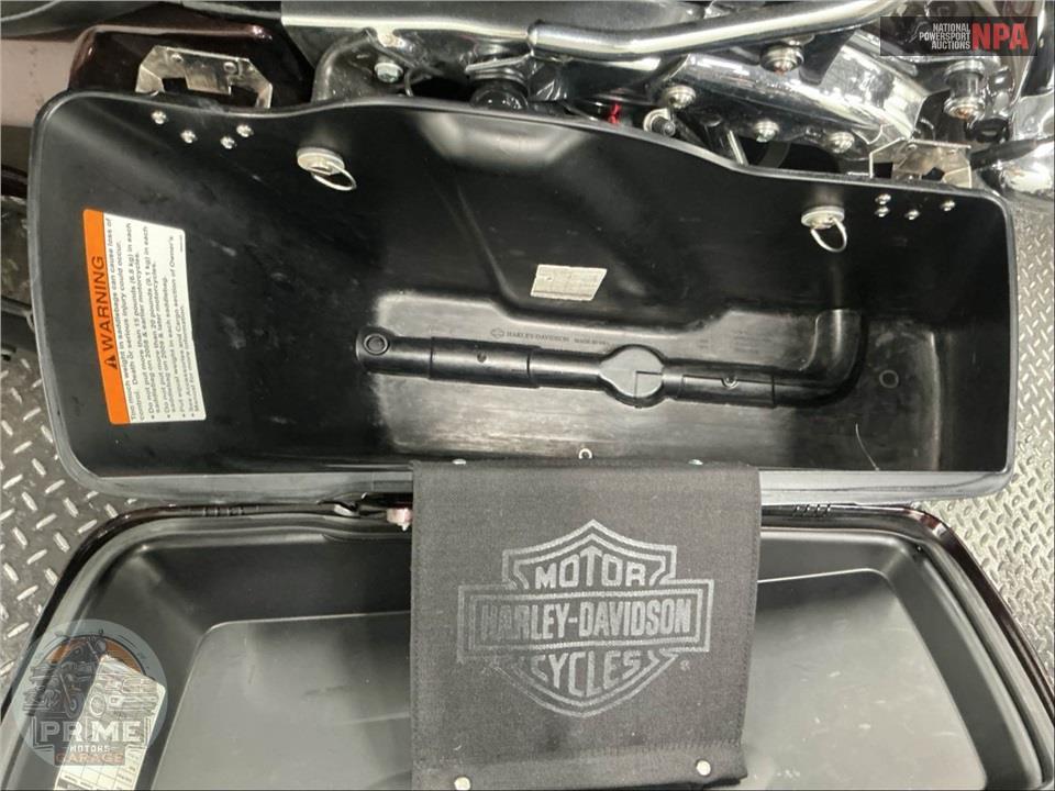 2011 Harley-Davidson FLHX STREET GLIDE — фото 18