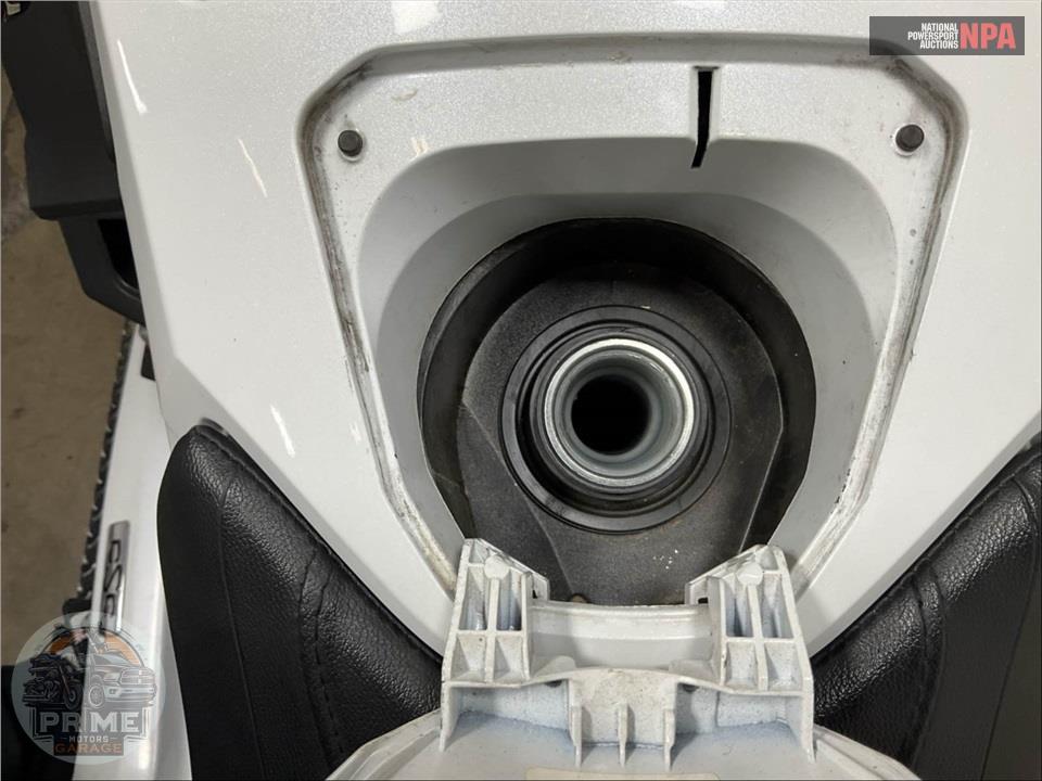 2018 Honda GL1800D GOLDWING TOUR DCT (WHITE) — фото 16