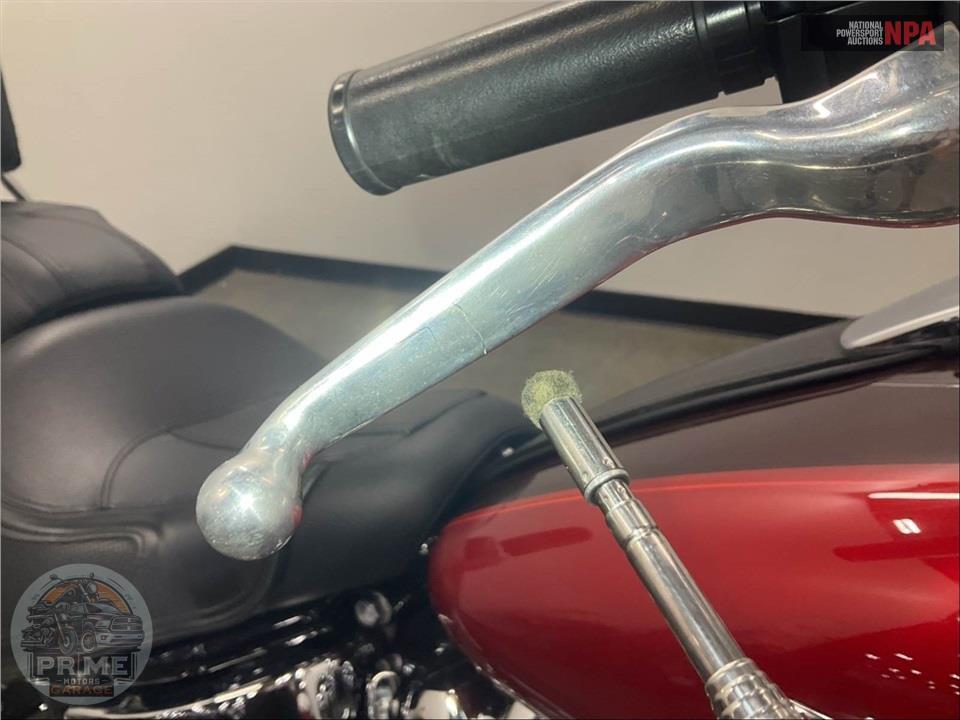 2018 Harley-Davidson FLDE DELUXE — фото 25