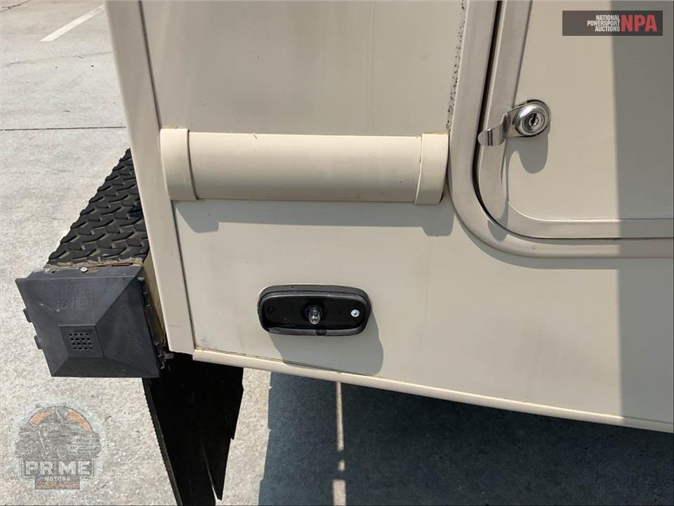 2016 Thor Motor Coach M-31L E450-V10 - CHATEAU SERIES — фото 67