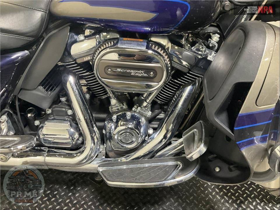 2017 Harley-Davidson FLHTKSE CVO ULTRA LIMITED — фото 6