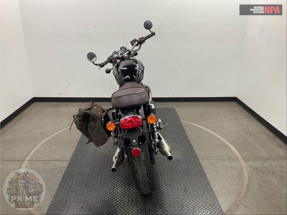 2022 Triumph BONNEVILLE T100 (BLACK) — фото 4