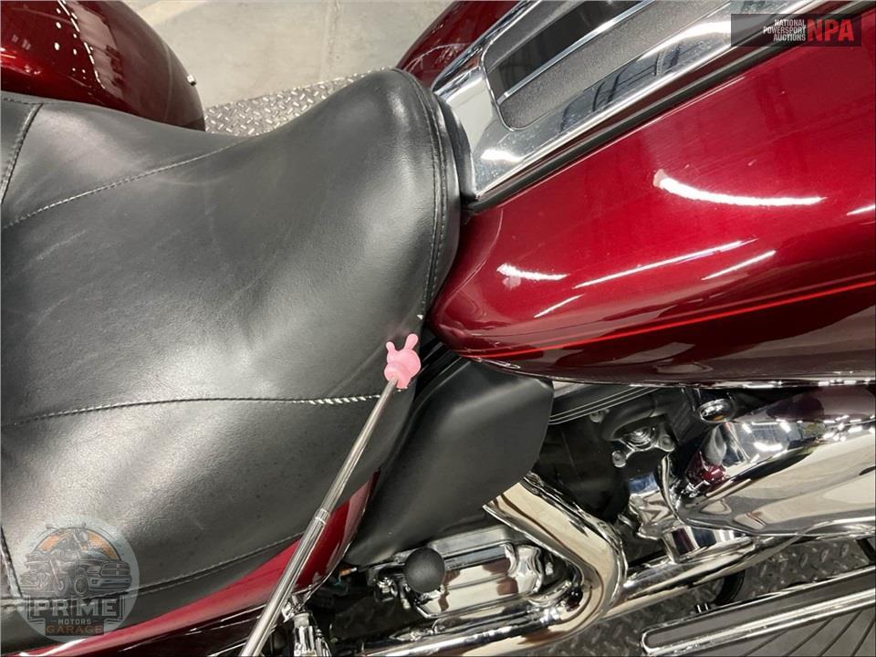 2015 Harley-Davidson FLHTCUTG TRIGLIDE ULTRA CLASSIC — фото 15