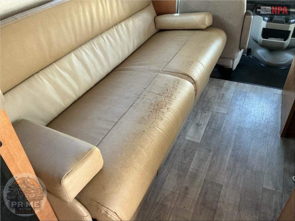 2018 Winnebago M-25B FORD - MINNIE WINNIE SERIES — фото 11