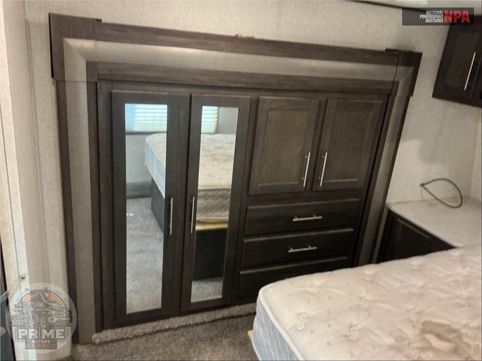 2019 Keystone Rv M-417 - CARBON TOY HAULER TOY HAULER SERIES — фото 12