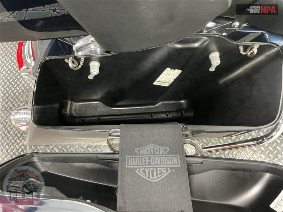 2016 Harley-Davidson FLHTK ELECTRA GLIDE ULTRA LIMITED — фото 22