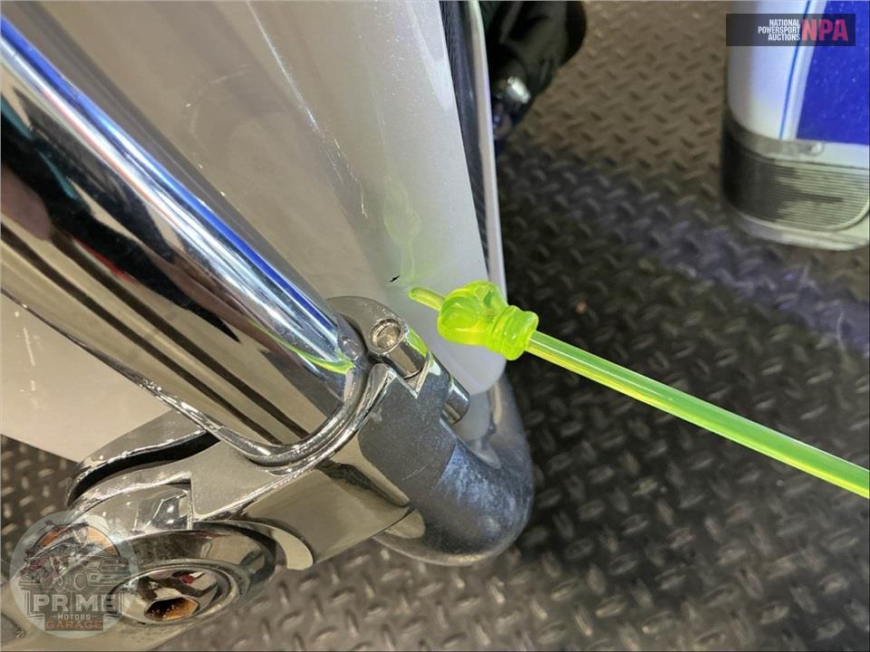 2015 Harley-Davidson FLHTCUTG TRIGLIDE ULTRA CLASSIC — фото 13