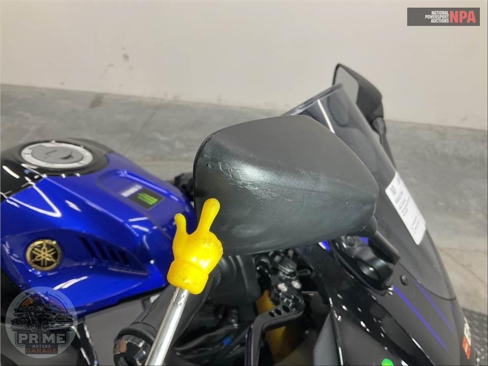 2021 Yamaha YZF-R3 MONSTER ENERGY MOTOGP — фото 23