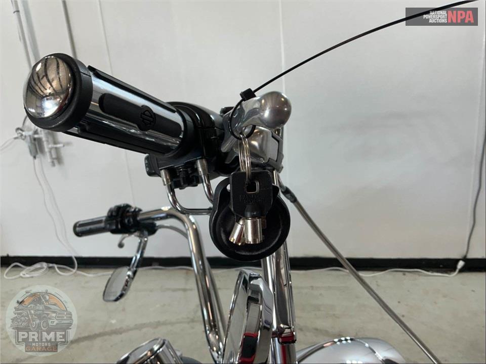 2001 Harley-Davidson FLHRI ROAD KING — фото 12