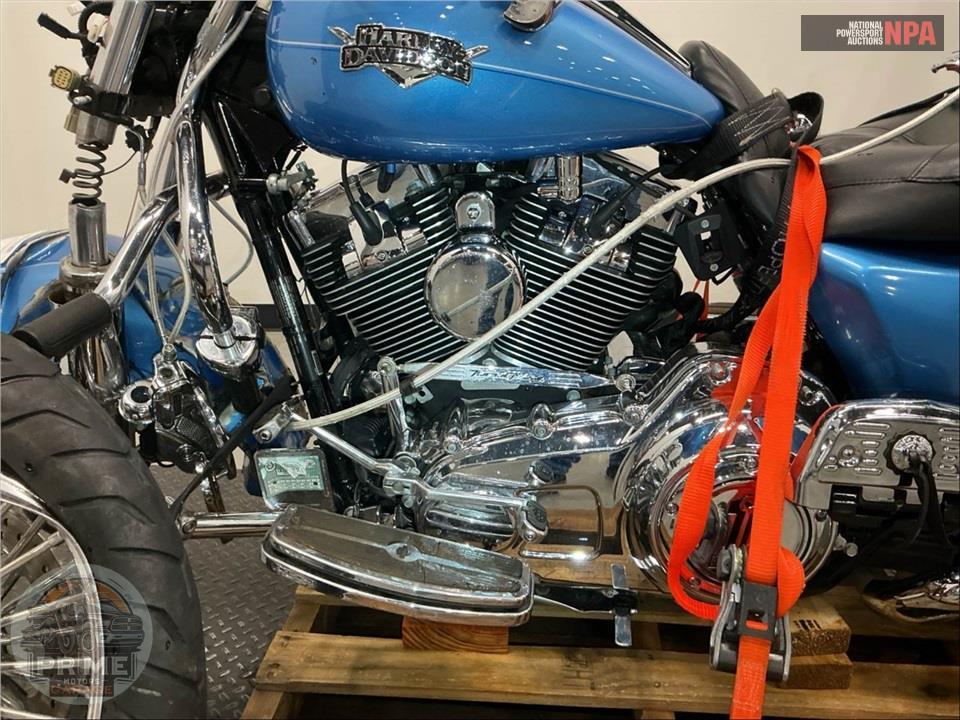 2011 Harley-Davidson FLHRC ROAD KING CLSC — фото 7