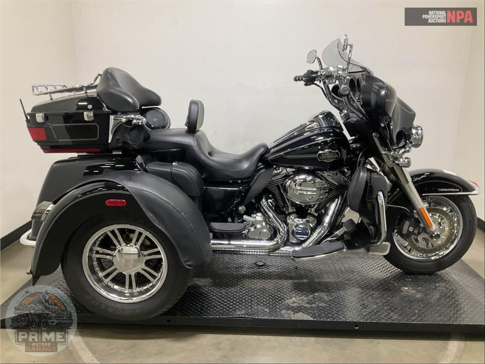 2013 Harley-Davidson FLHTCUTG TRIGLIDE UL CLSC — фото 1