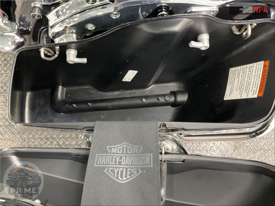 2020 Harley-Davidson FLHX STREET GLIDE — фото 17