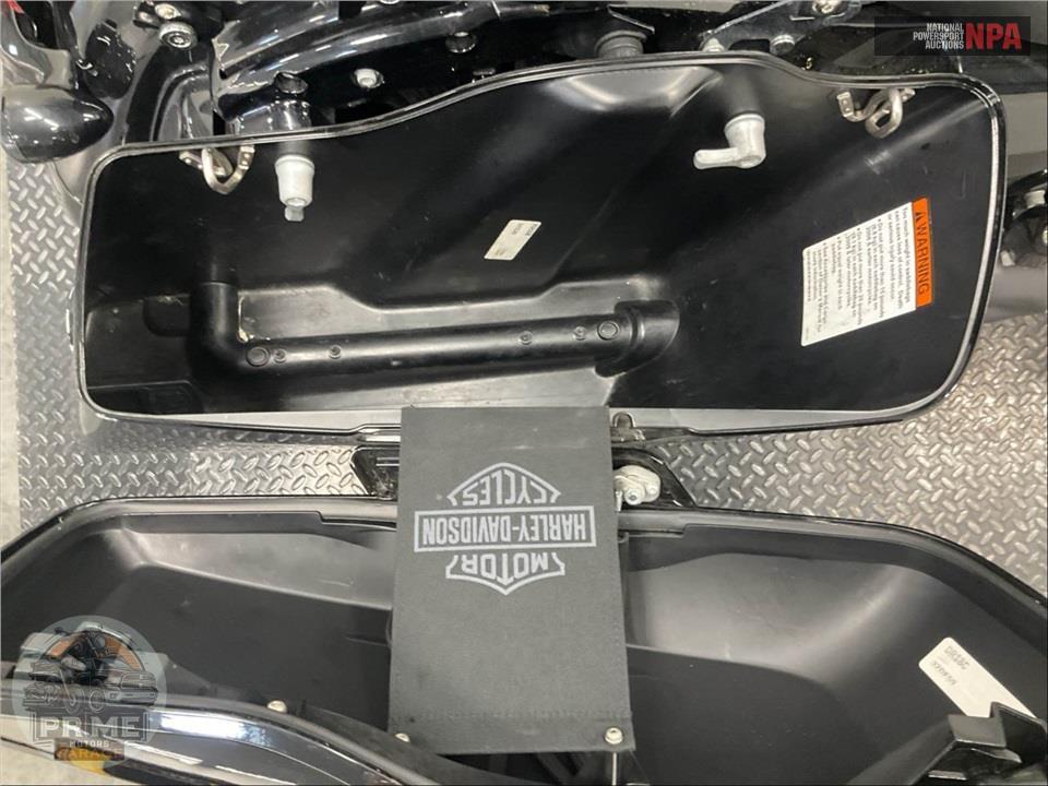2017 Harley-Davidson FLHRXS ROAD KING SPECIAL — фото 20