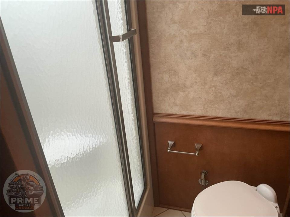 2012 Winnebago M-36M-CUMMINS 360HP - JOURNEY SERIES — фото 21