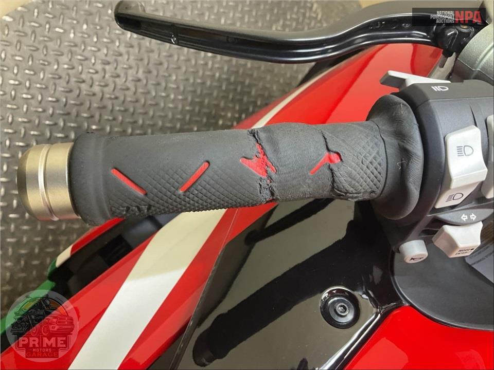 2025 Ducati PANIGALE V2 BAYLISS — фото 17