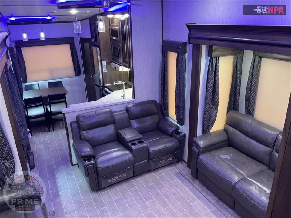 2019 Cherokee By Forest River M-305ML6 ARCTIC WOLF FIFTH WHEEL SERIES — фото 9