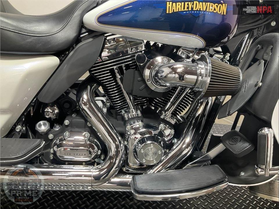 2010 Harley-Davidson FLHTCU ULTRA CLASSIC ELECTRA GLIDE — фото 6