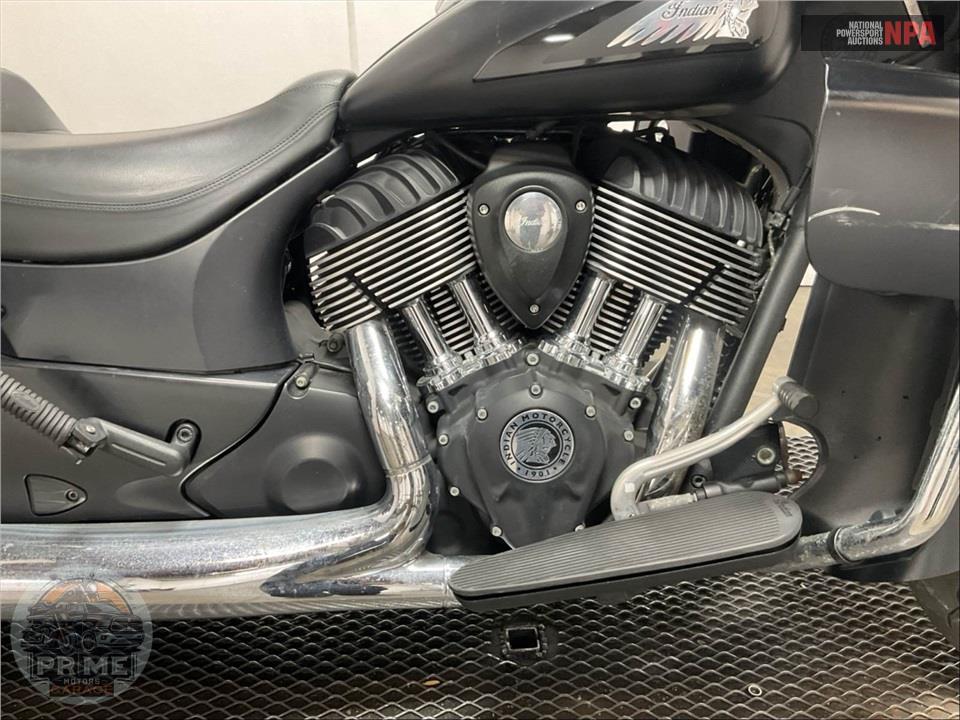 2020 Indian Motorcycle ROADMASTER DARK HORSE (SMOKE) — фото 6