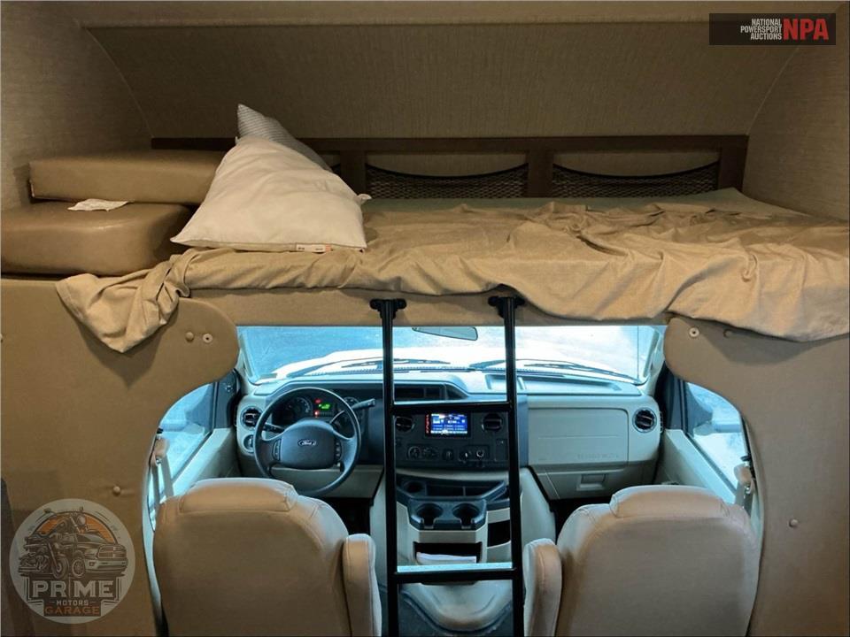 2020 Jayco M-24 B FORD V10 - REDHAWK SERIES — фото 13