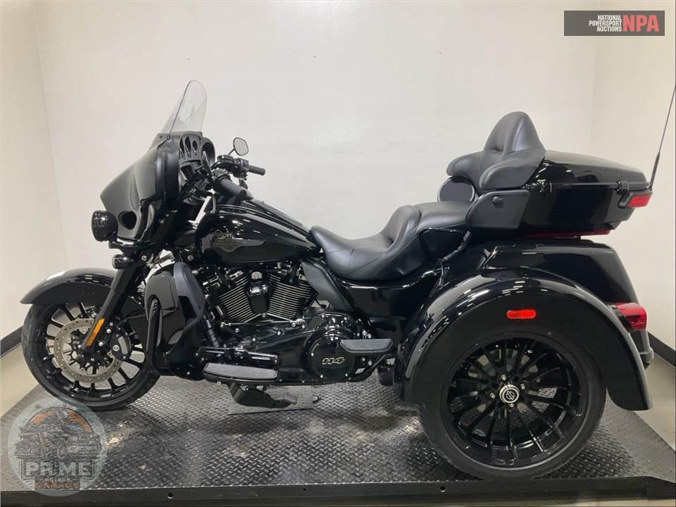 2025 Harley-Davidson FLHTCUTG TRI GLIDE ULTRA CLASSIC — фото 3