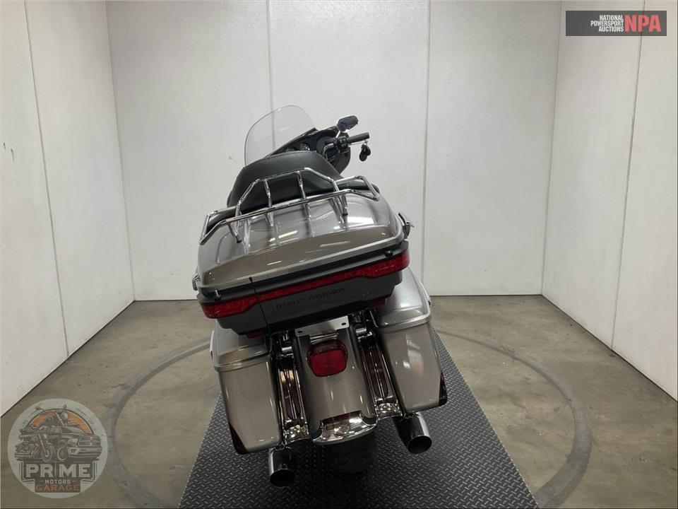 2017 Harley-Davidson FLHTK ULTRA LIMITED — фото 4