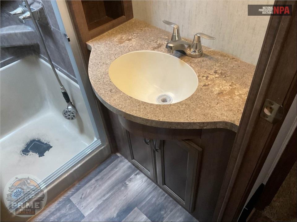 2018 Sierra By Forest River M-384QBOK - FIFTH WHEEL SERIES — фото 17