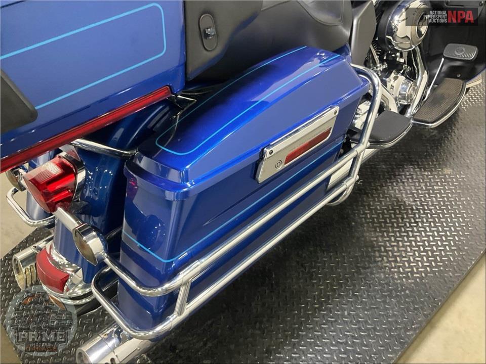 2010 Harley-Davidson FLHTCU ULTRA CLASSIC ELECTRA GLIDE — фото 19