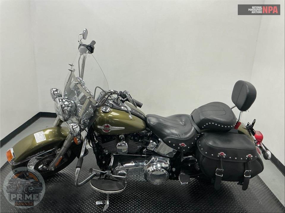 2016 Harley-Davidson FLSTC HERITAGE SOFTAIL CLASSIC — фото 3