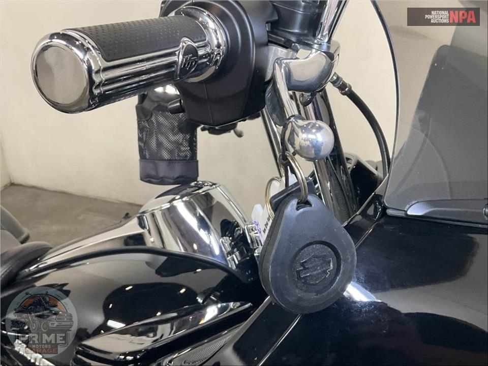 2022 Harley-Davidson FLTRK ROAD GLIDE LIMITED — фото 10