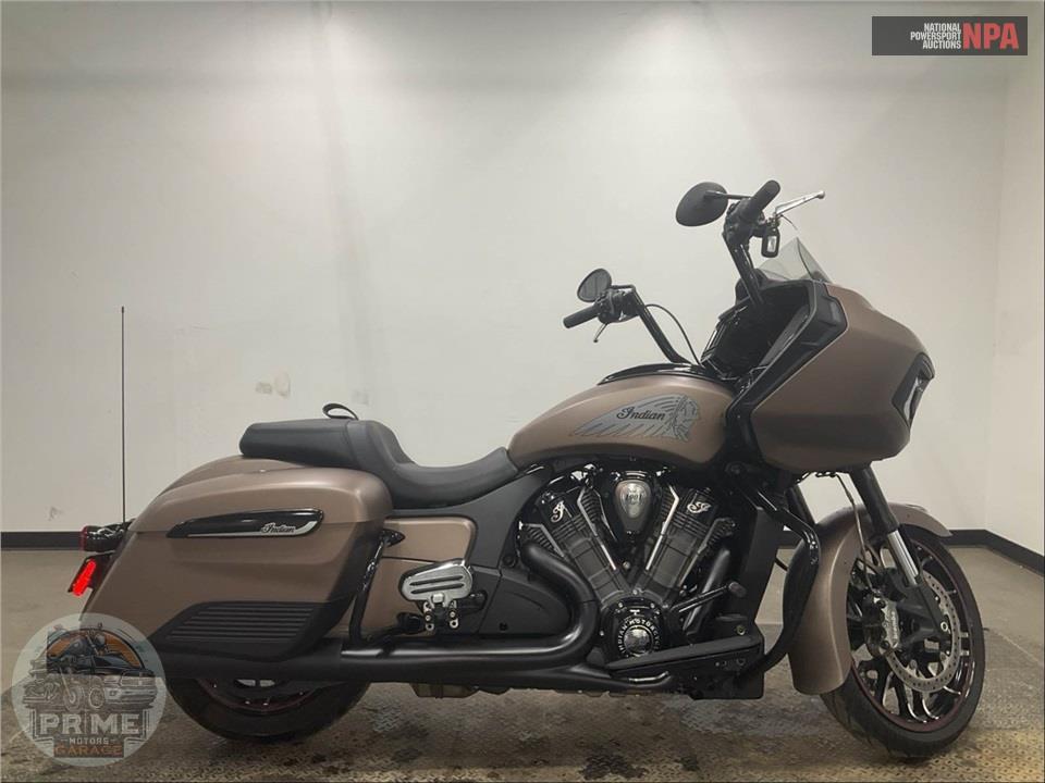2022 Indian Motorcycle CHALLENGER DARK HORSE (BRONZE) — фото 1
