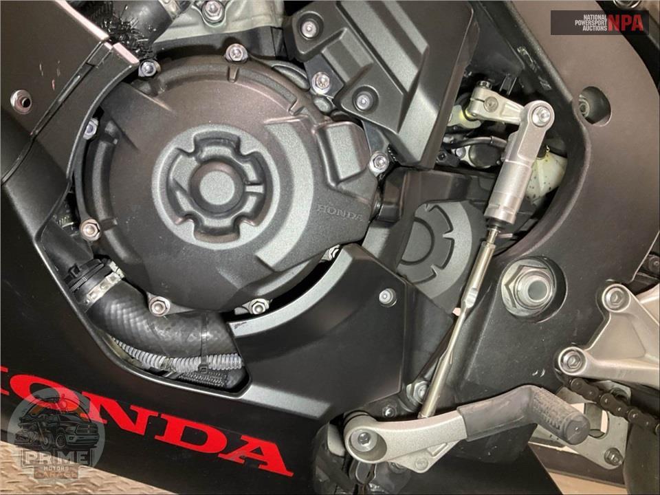 2017 Honda CBR1000RAH  (ABS) — фото 9