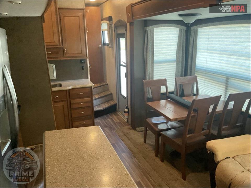 2017 Highland Ridge Rv M-348RLS - ROAMER FIFTH WHEEL SERIES — фото 6