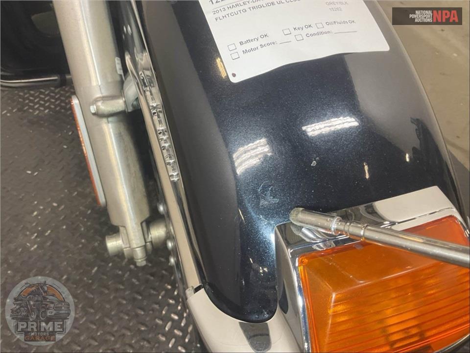 2013 Harley-Davidson FLHTCUTG TRIGLIDE UL CLSC — фото 15