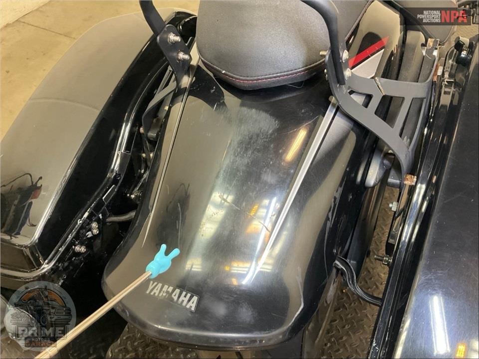 2013 Yamaha XV19CDB/C RAIDER — фото 12