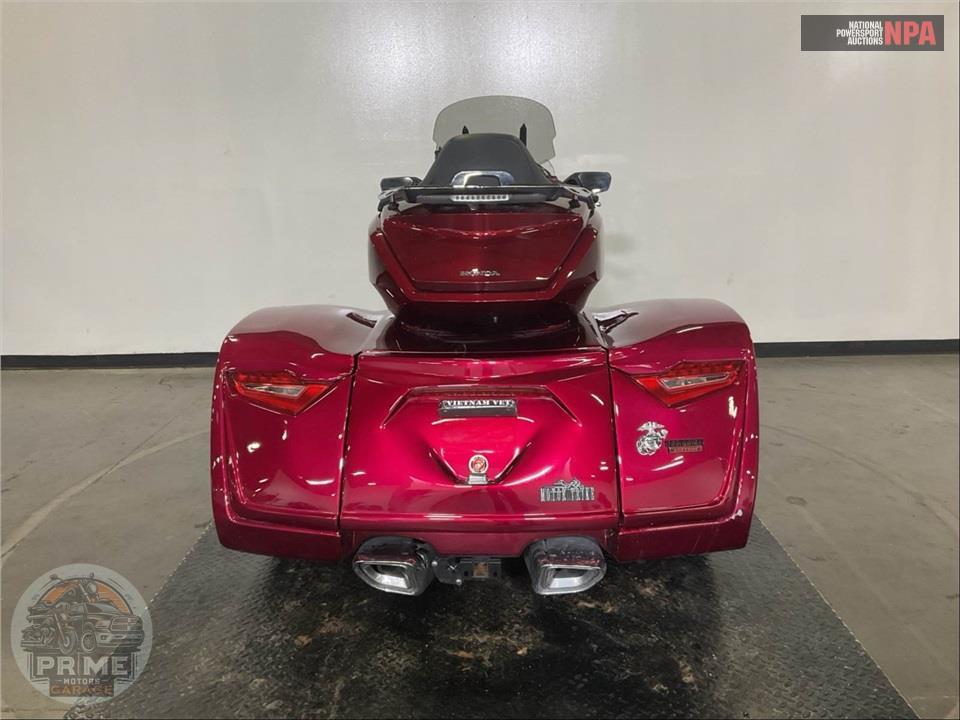 2018 Honda GL1800 GOLDWING TOUR (RED) — фото 4