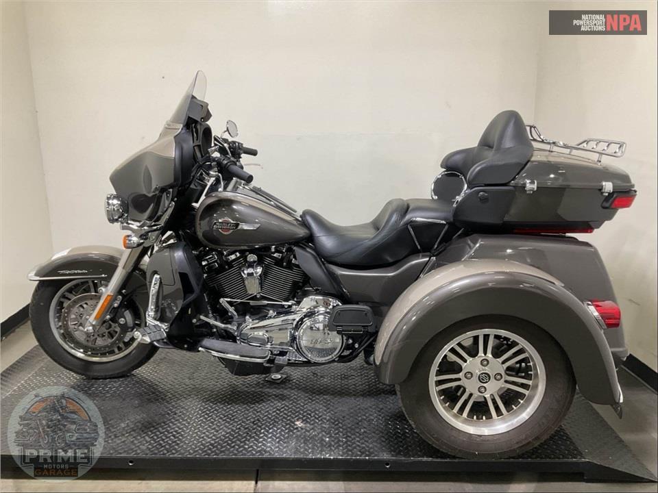 2023 Harley-Davidson FLHTCUTG TRI GLIDE ULTRA CLASSIC — фото 3