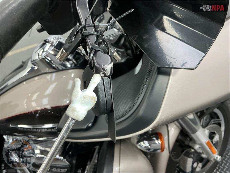 2018 Harley-Davidson FLTRU ROAD GLIDE ULTRA — фото 43