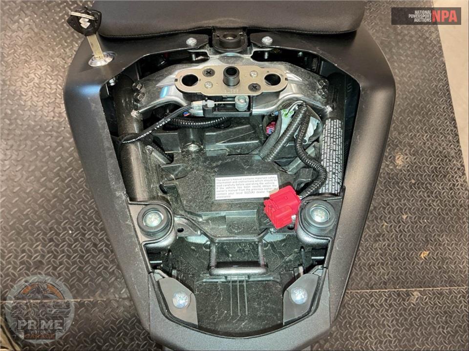 2025 Suzuki GSX800FRQM5 GSX-8R — фото 13