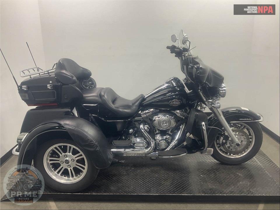 2012 Harley-Davidson FLHTCUTG TRIGLIDE UL CLSC — фото 1