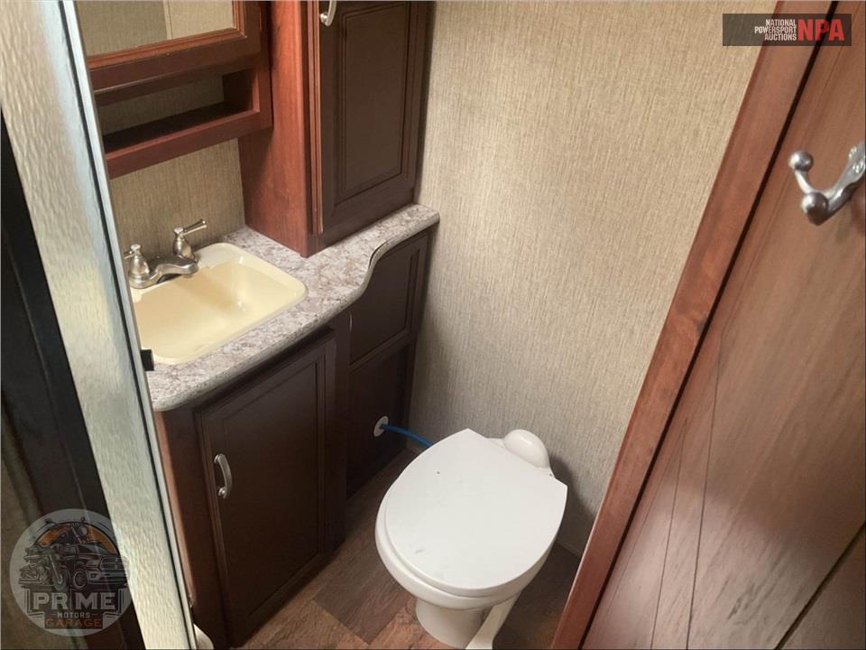 2016 Keystone Rv M-324 CG - OUTBACK SUPER-LITE TOY HAULER SERIES — фото 16