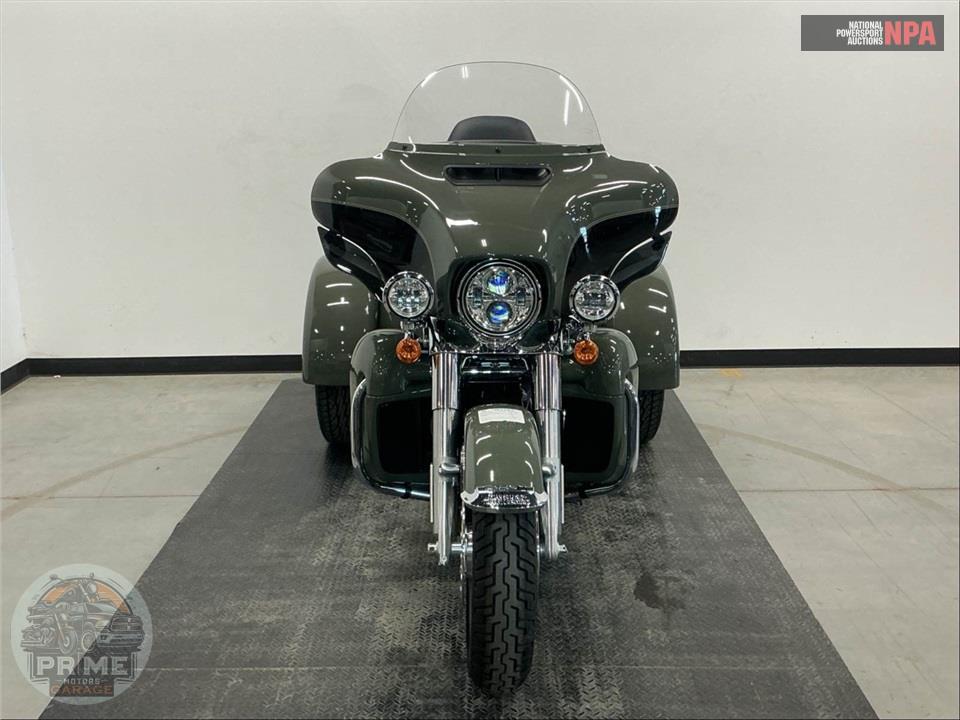 2021 Harley-Davidson FLHTCUTG TRI GLIDE ULTRA CLASSIC — фото 2