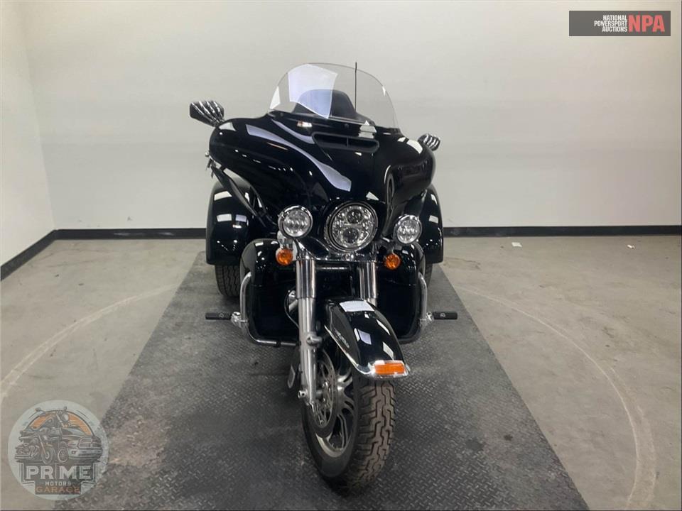 2019 Harley-Davidson FLHTCUTG TRI GLIDE ULTRA — фото 2