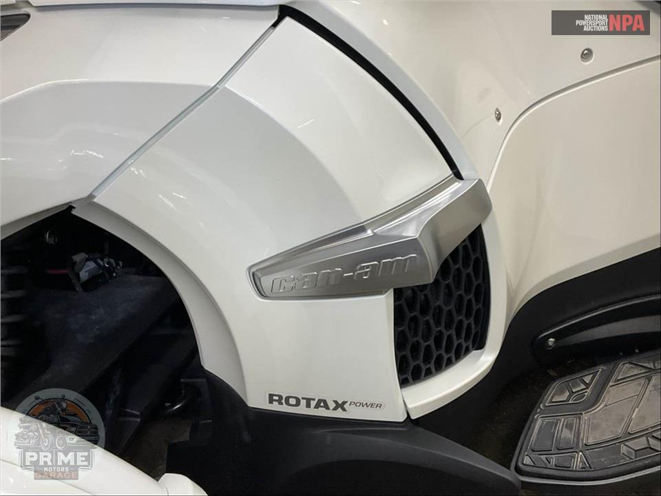 2017 Can-Am SPYDER RT-S SE6 — фото 7