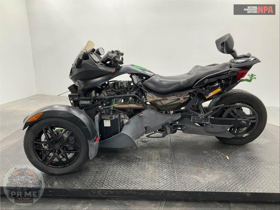 2012 Can-Am SPYDER RS-S SE5 — фото 3